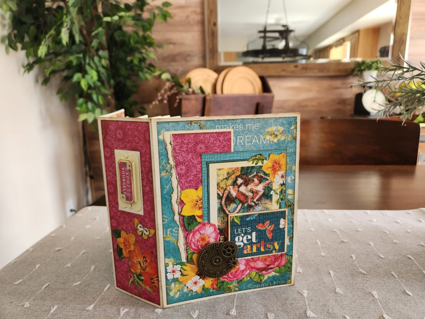 Graphic 45 Let’s Get Artsy - Vibrant Tag & Pocket Album