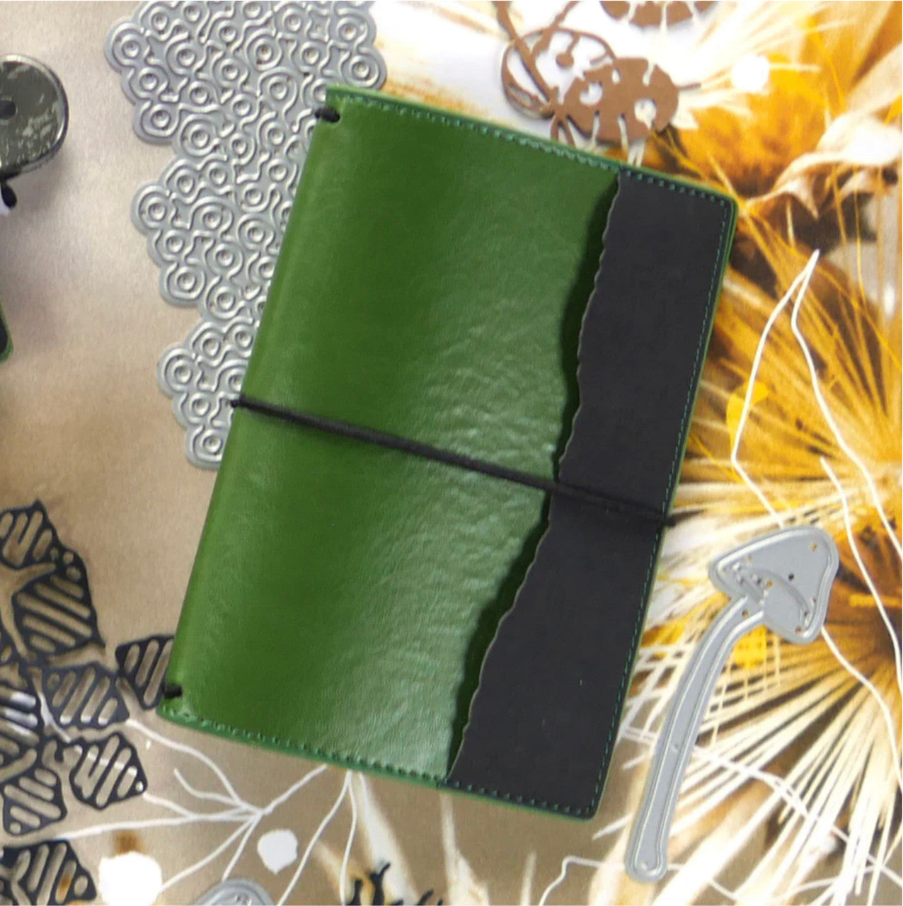Elizabeth Craft Designs Traveler’s Notebook - Moss